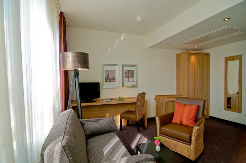 Achat Hotel Muenchen Sued ภายนอก รูปภาพ